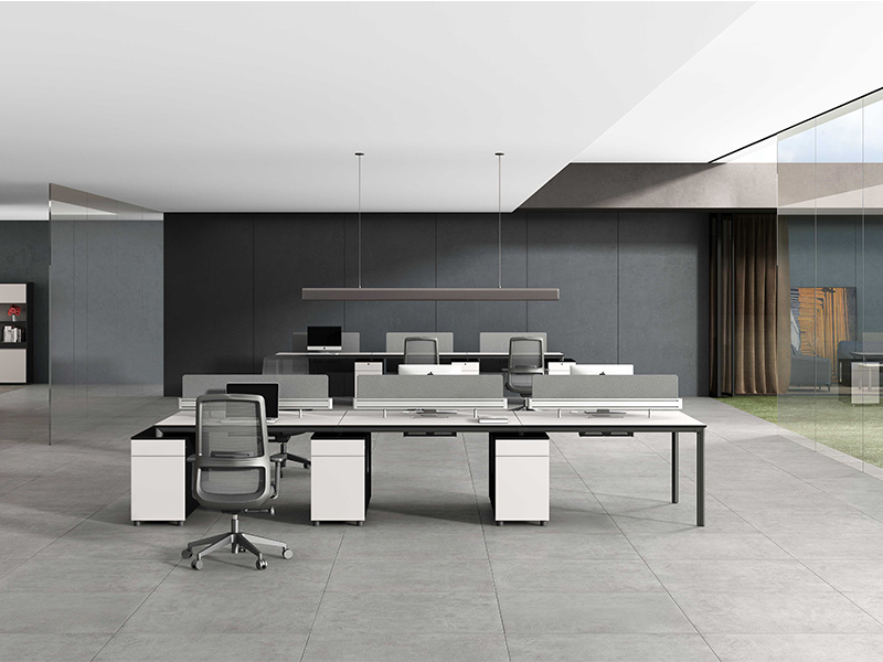 如何在采购办公桌椅时平衡预算限制与质量需求？