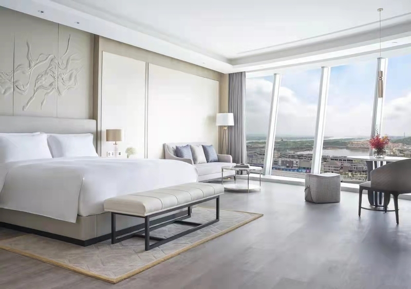 选择适合五星级酒店家具定制的工厂时,如何确保工厂的设计能力能够满足酒店的高端定位需求? 选择适合五星级酒店家具定制的工厂时,如何确保工厂的设计能力能够满足酒店的高端定位需求?